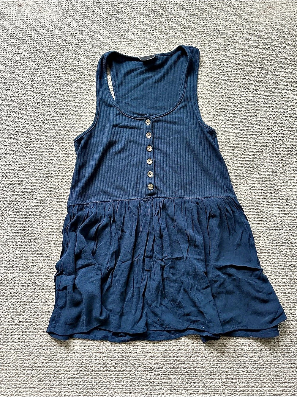 Cute flowy top in navy blue Size XS